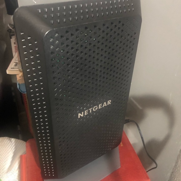 NETGEAR Nighthawk CM1200 DOCSIS 3.1 Multi-Gig Cable Modem, 4 Ethernet ports - Picture 4 of 13